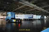 Probefahrten machten neue Antriebe und Fahrzeugkonzepte außerhalb der Messehalle erlebbar. (Bild: Stefan Siedler)