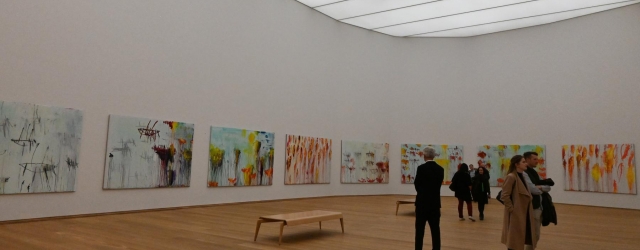 Besucher im Twombly-Saal