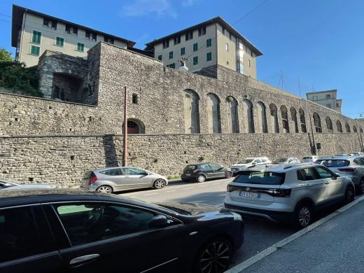 Burgo Citta Alta-Bergamo-Italia